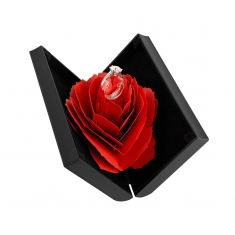 Écrin plat noir, intérieur rose en origami et suédine noir