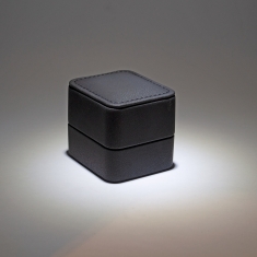 Écrin bague à LED gainé synthétique avec surpiqûres, noir