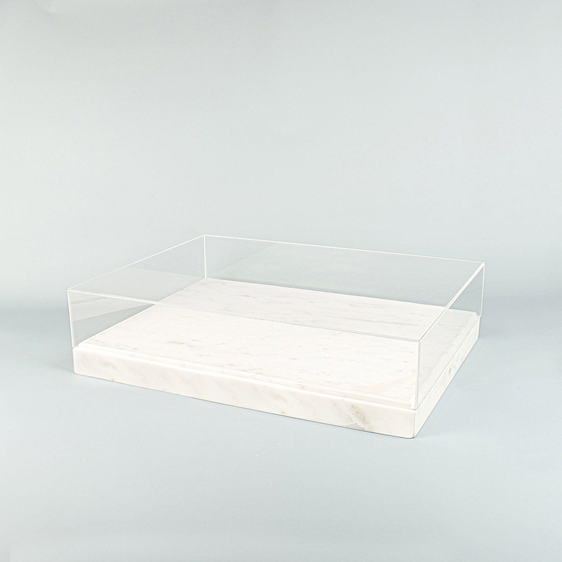 Plateau-vitrine marbre blanc et couvercle plexi - 46 x 34 x H 3,5 + 8cm