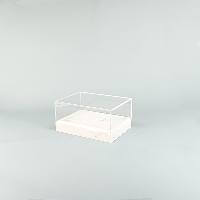 Plateau-vitrine marbre blanc et couvercle plexi - 23 x 17 x H 3,5 + 4cm