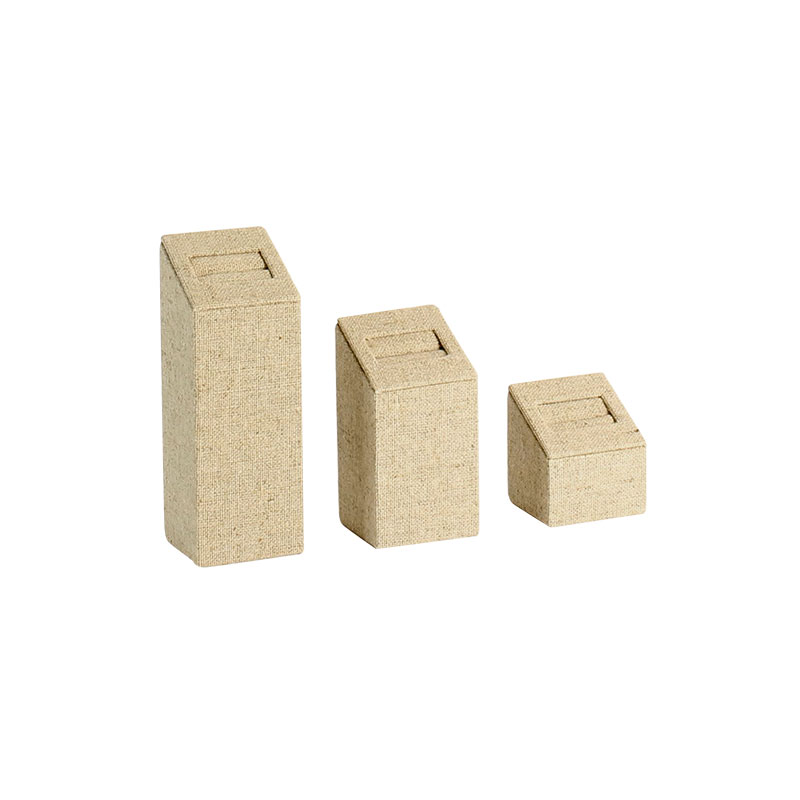 Set de 3 plots carrés pour bague gainé tissu lin et coton mélangés H 4 - 7 - 9,7cm
