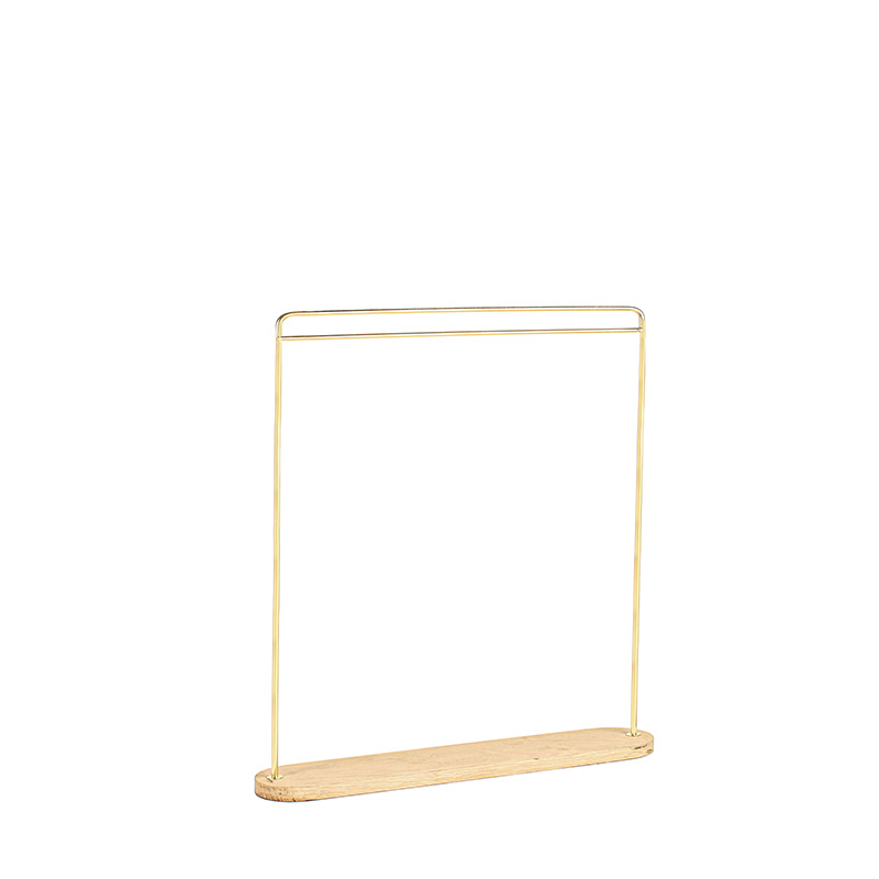 Présentoir chaînes/colliers métal doré mat, base bois chêne H 36cm