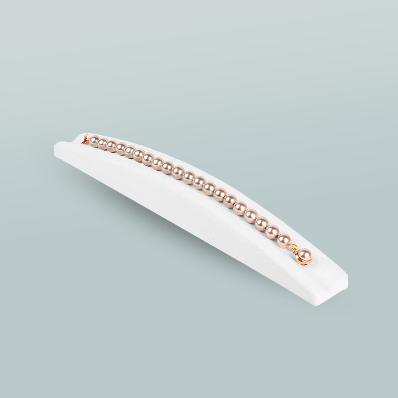 Présentoir pour bracelet à perles gainé synthétique aspect lisse blanc