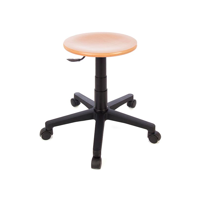 Tabouret en hêtre verni