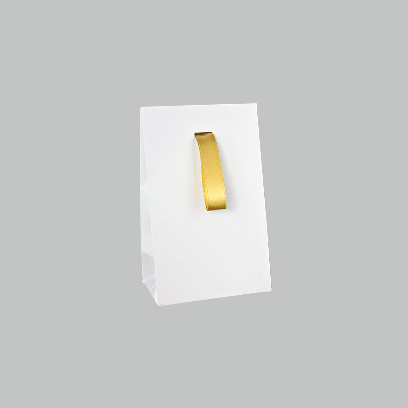 White laminated paper stand up bags with gold ribbon, 170 g - 10 x 6.5 x 16 cm tall