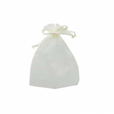 Ivory-coloured organza pouches, 12 x 13 cm