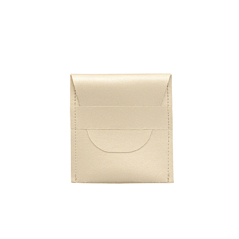 Smooth gold satin-finished pouches with flap (x5)