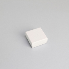 Environmentally friendly white card jewellery presentation boxes, cotton insert