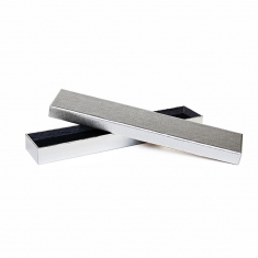 Textured/smooth-finish, silver-coloured card bracelet box