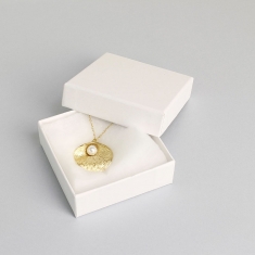 Environmentally friendly white card jewellery presentation boxes, cotton insert