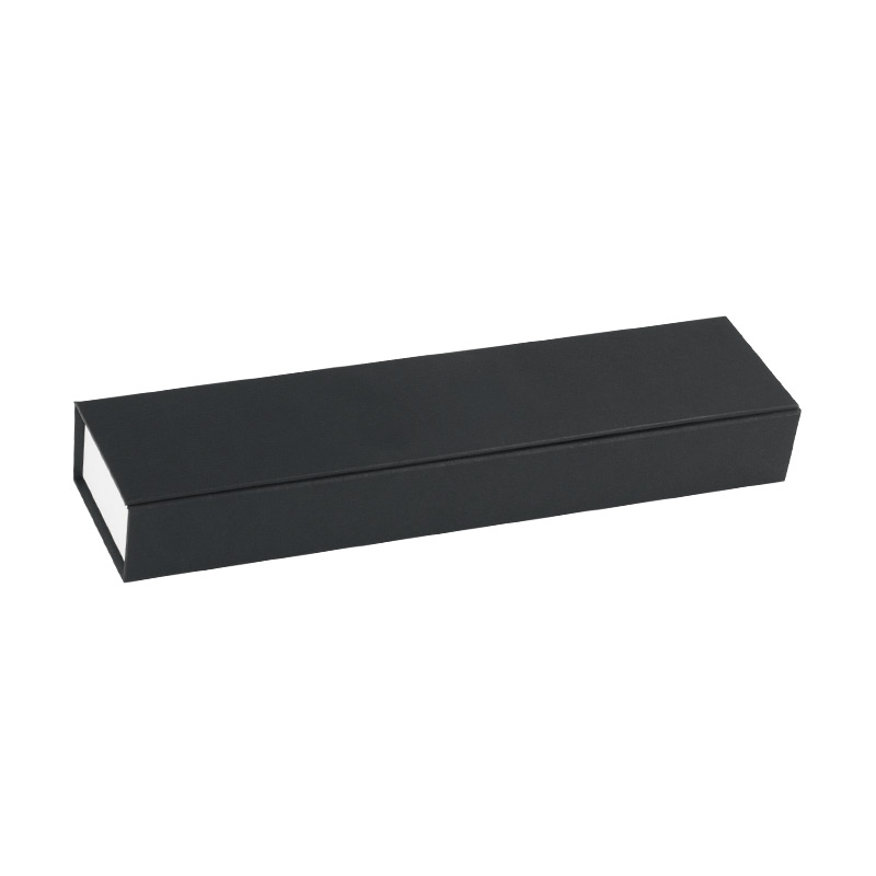 Matt white/black cardboard bracelet box with magnetic closure