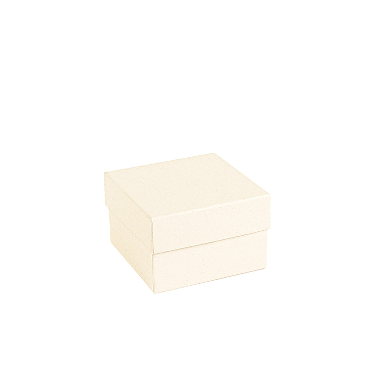 Light natural card and recycled leather ring box