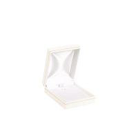 White leatherette pendant box with a gold border