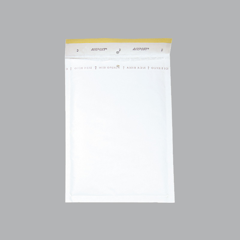 Bubble enveloppes with self-adhesive flap