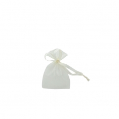 Ivory-coloured organza pouches, 7 x 7 cm