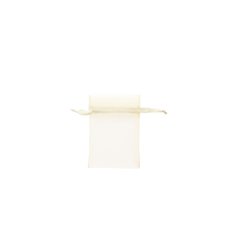 Ivory-coloured organza pouches, 7 x 7 cm