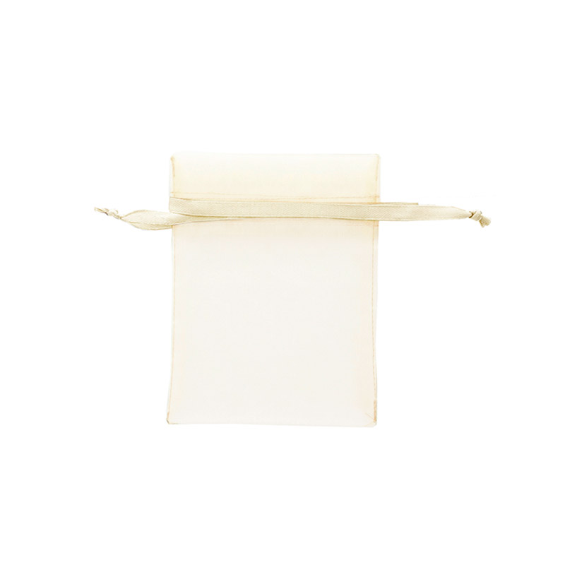 Ivory-coloured organza pouches, 12 x 13 cm