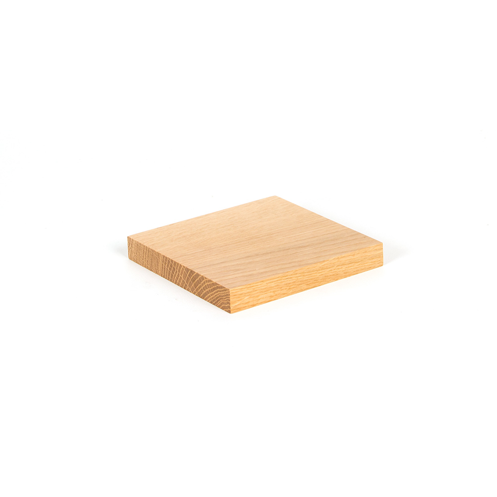 Flat square display platform in solid oak