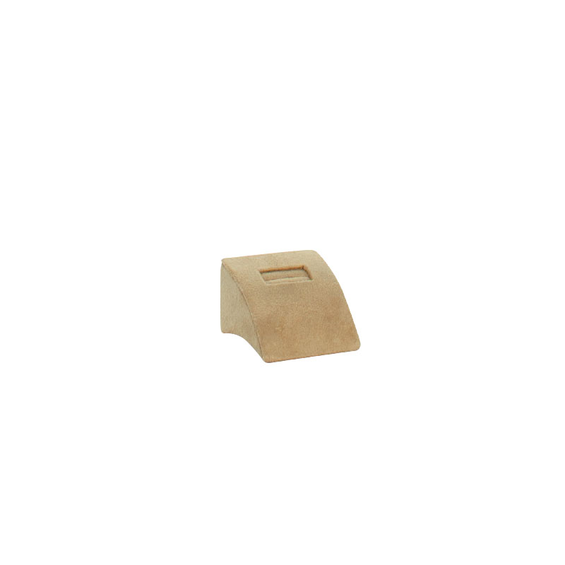 Square based camel-coloured ring holder 5x3,5x5 cm