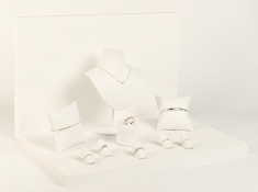 Window display in synthetic white - 40 x H 25cm