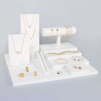 Display for necklaces/chains bracelets in wood (MDF), painted matt white H 22.5cm