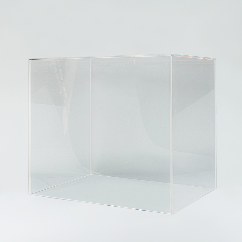 Clear plexi display case cover 46 x 34 x H 40cm