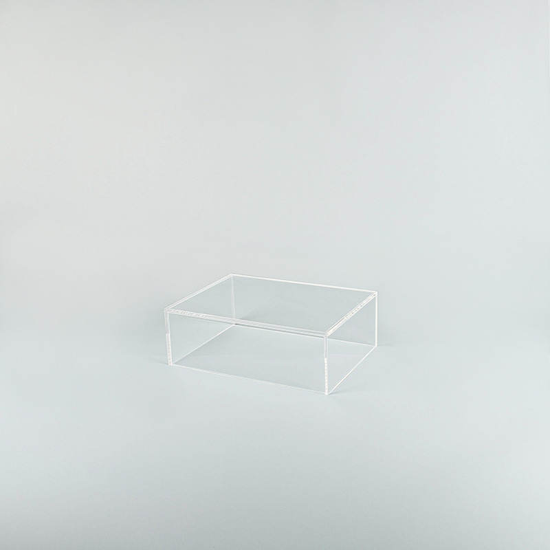 Clear plexi display case cover 23 x 17 x H 4cm